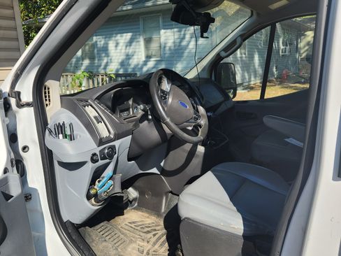 Used 2017 Ford Transit 250 130 Low Roof image 8