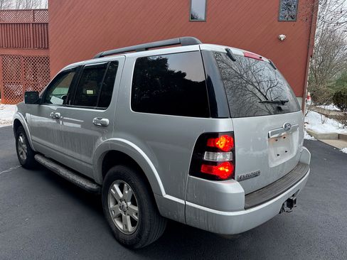 Used 2010 Ford Explorer XLT image 8