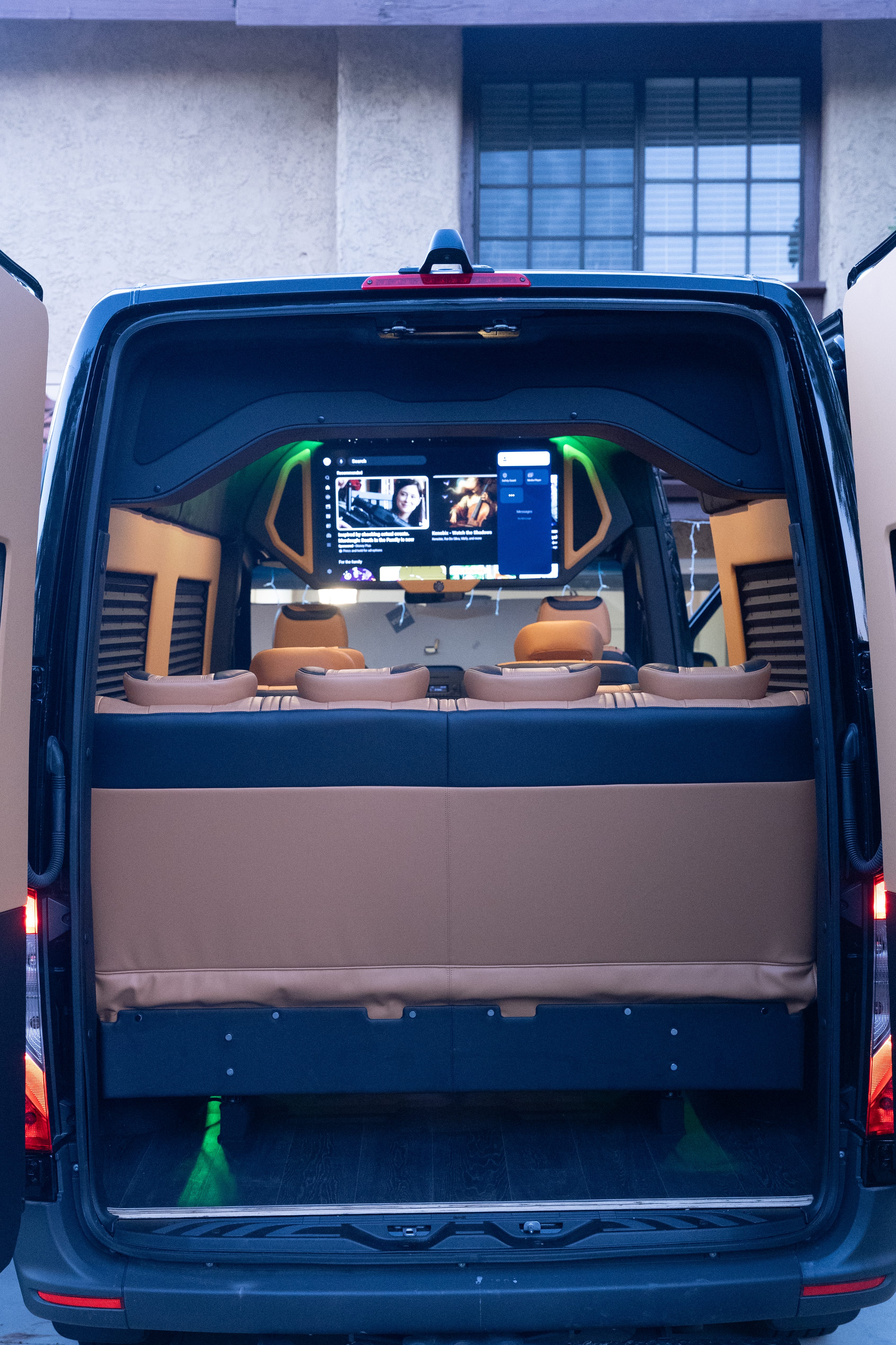 Used 2025 Mercedes-Benz Sprinter 2500 image 6