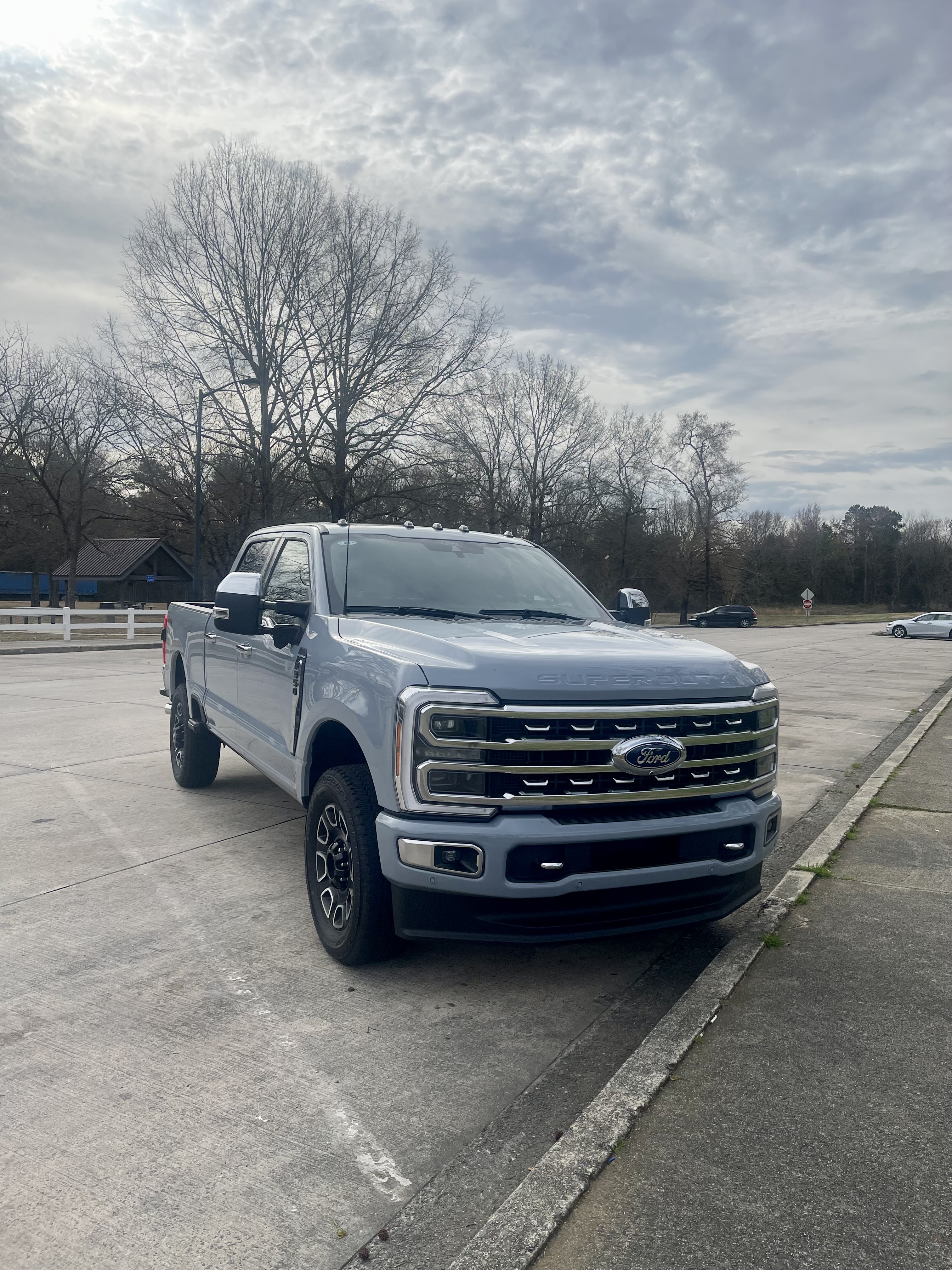 Used 2024 Ford F350 Platinum AWD/4WD image 4