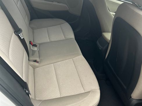 Used 2020 Hyundai Elantra SE image 8