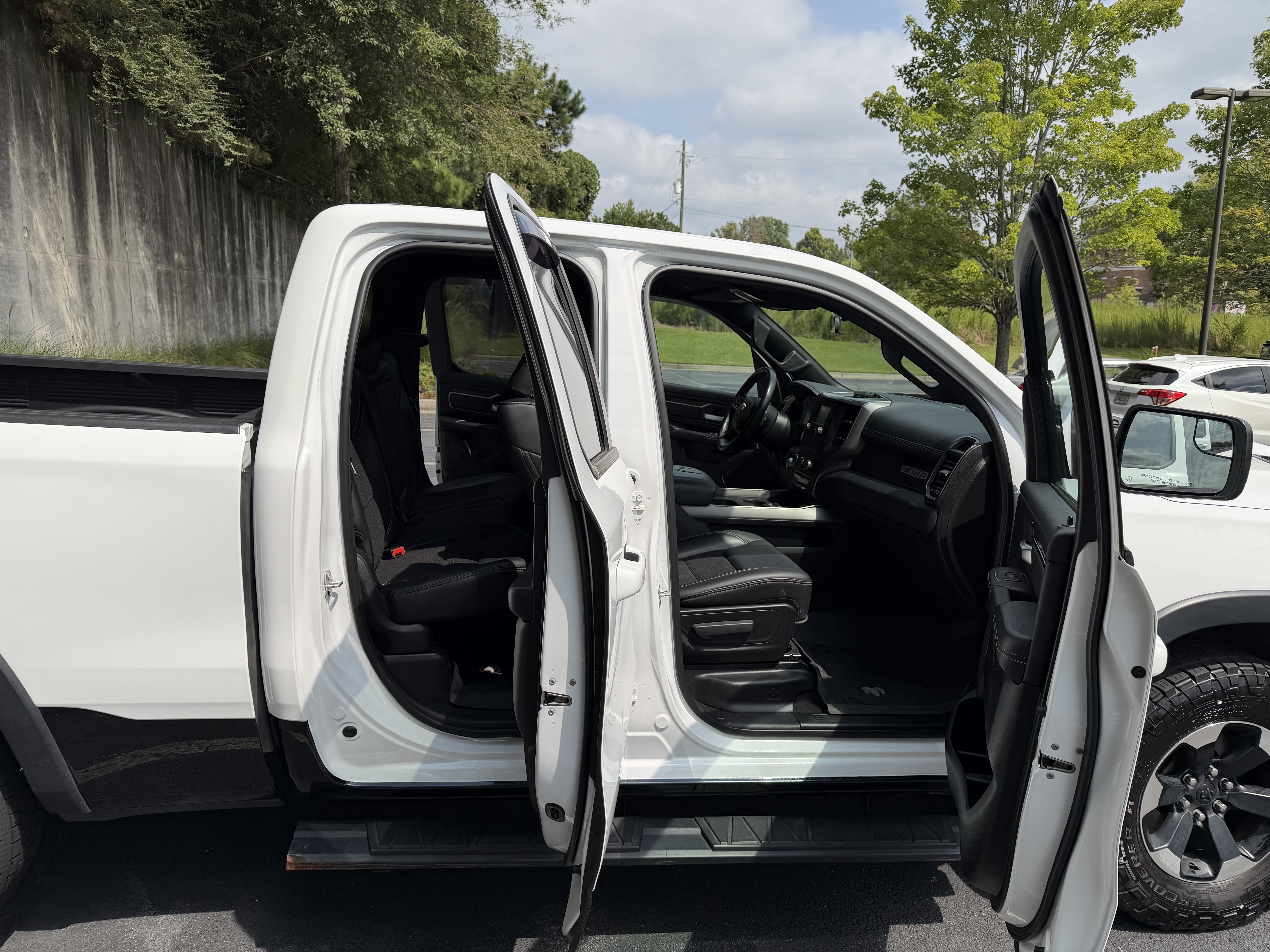 Used 2020 RAM 1500 Rebel AWD/4WD image 14