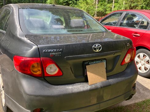 Used 2009 Toyota Corolla LE FWD image 2