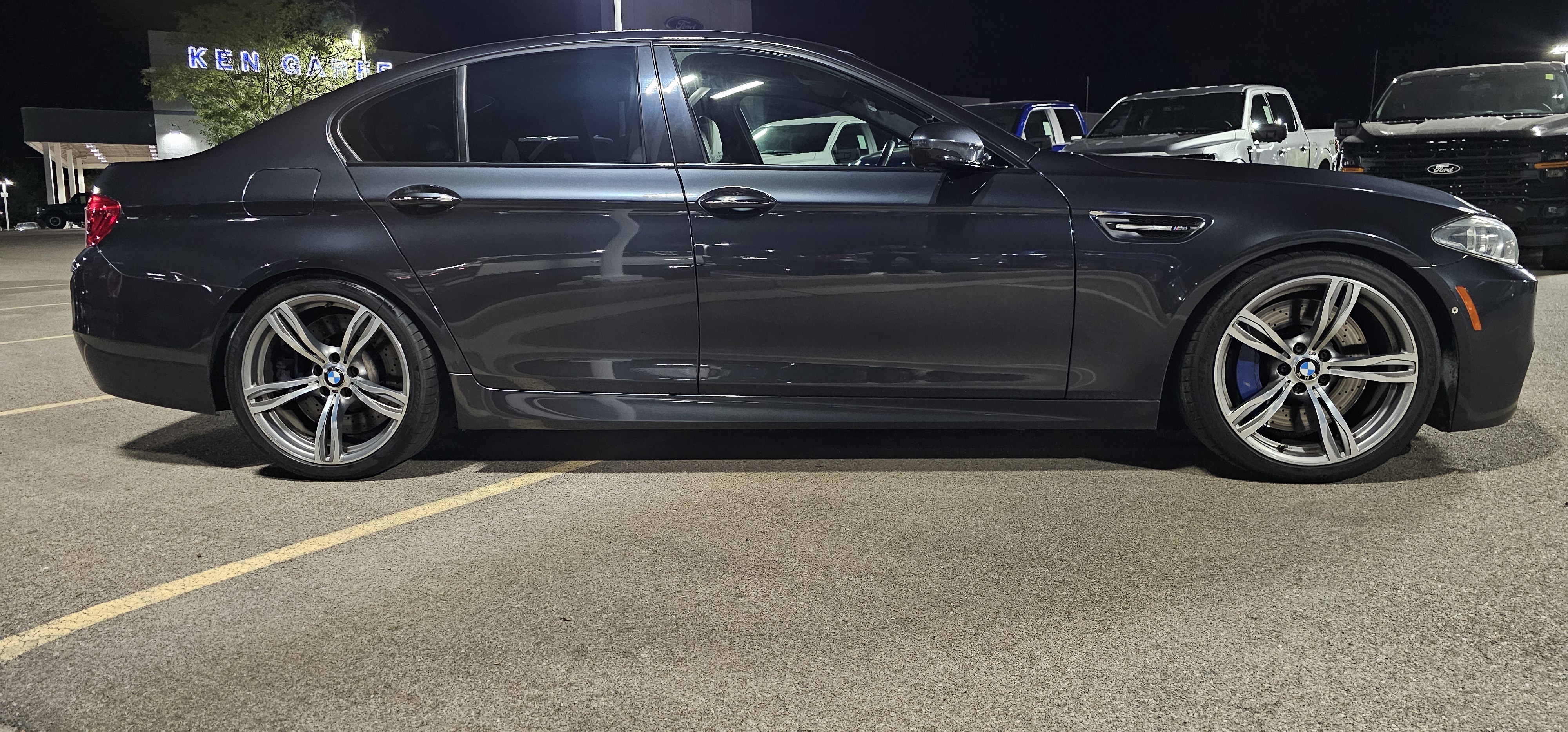 Used 2015 BMW M5 RWD image 9