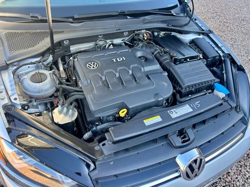 Used 2015 Volkswagen Golf TDI SE image 29