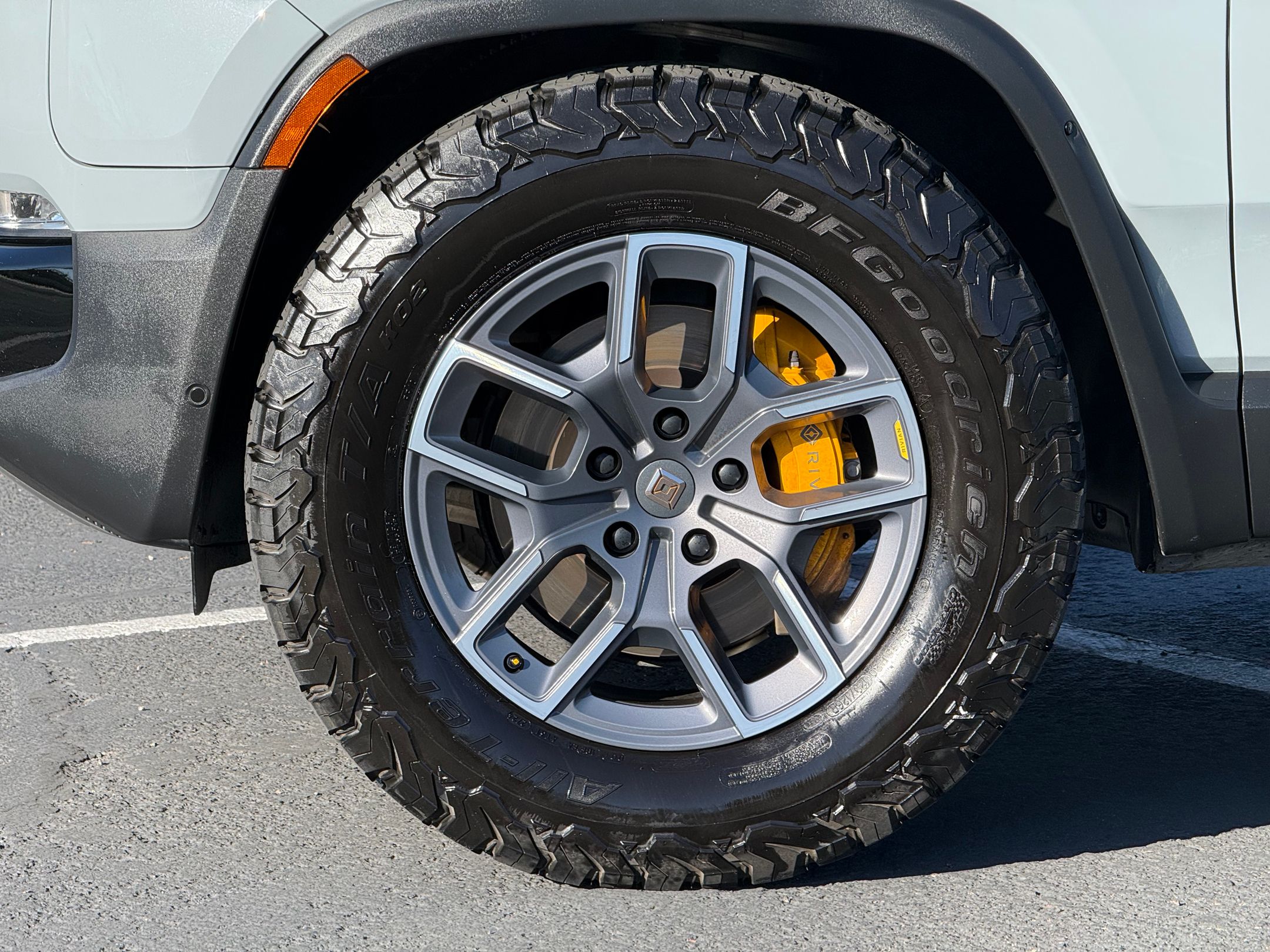 Used 2023 Rivian R1S Adventure Quad AWD/4WD image 11