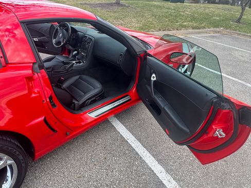 Used 2012 Chevrolet Corvette Grand Sport w/ 2LT Preferred Equipment Group RWD image 5