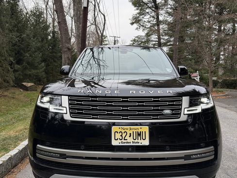 Used 2024 Land Rover Range Rover Long Wheelbase SE image 4