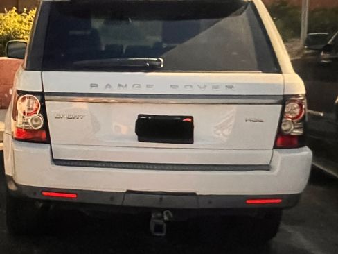 Used 2012 Land Rover Range Rover Sport HSE AWD/4WD image 2