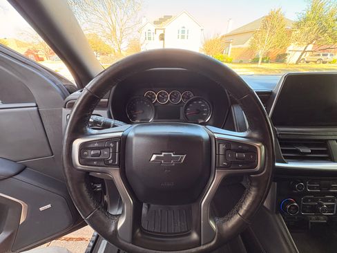 Used 2021 Chevrolet Tahoe Z71 w/ Z71 Signature Package image 19