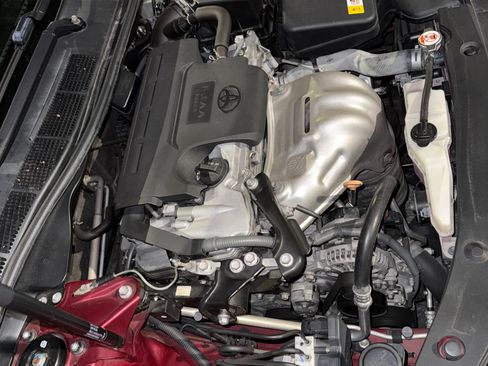 Used 2017 Toyota Camry XLE image 13