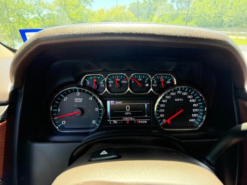 Used 2015 Chevrolet Tahoe LTZ RWD image 11