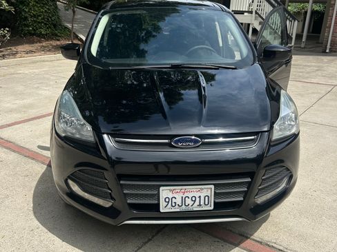 Used 2016 Ford Escape SE FWD image 1
