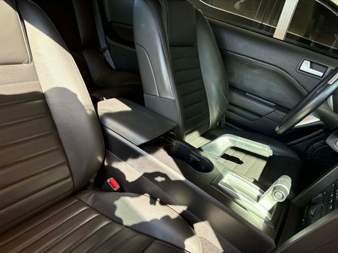 Used 2005 Ford Mustang GT Premium image 6