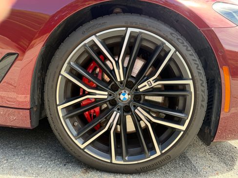 Used 2021 BMW M550i xDrive w/ Executive Package AWD/4WD image 13
