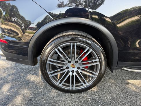 Used 2015 Porsche Cayenne S AWD/4WD image 11