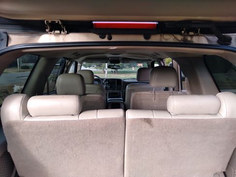 Used 2005 Chevrolet Tahoe LT w/ LT Preferred Equipment Group image 11