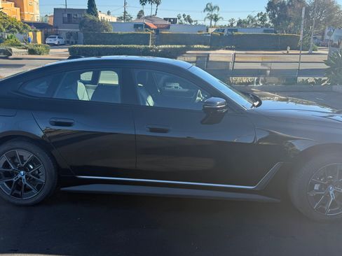 Used 2023 BMW i4 eDrive35 image 5