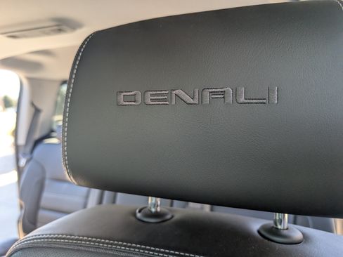 Used 2018 GMC Sierra 3500 Denali w/ Duramax Plus Package image 13