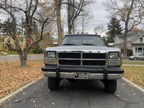 Used 1993 Dodge D/W Truck 250 image 4