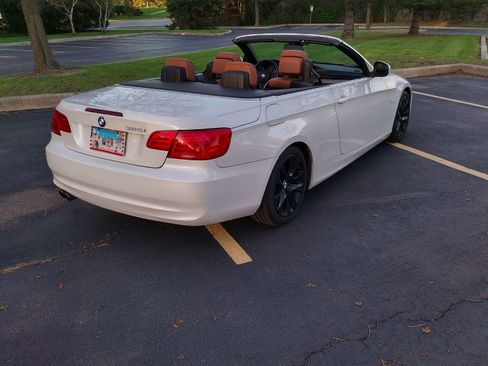 Used 2013 BMW 328i Convertible image 17