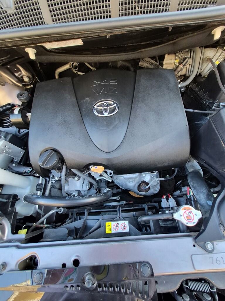 Used 2020 Toyota Sienna SE FWD image 14