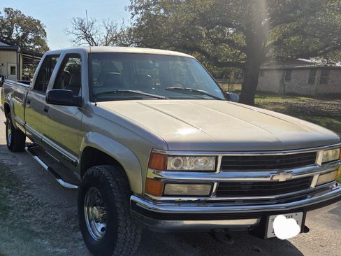 Used 1998 Chevrolet Silverado 3500 4x4 Crew Cab w/ Preferred Equipment Group 3 image 4