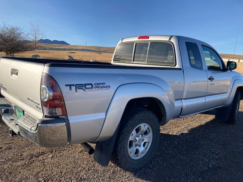 Used 2013 Toyota Tacoma PreRunner image 8