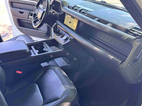 Used 2024 Land Rover Defender 110 X-Dynamic SE image 1