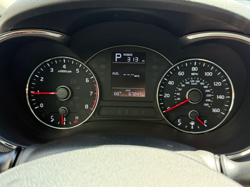 Used 2017 Kia Forte LX FWD image 17