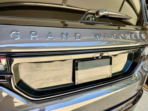 Used 2024 Jeep Grand Wagoneer Series II w/ Quick Order Packagew 28T AWD/4WD image 15
