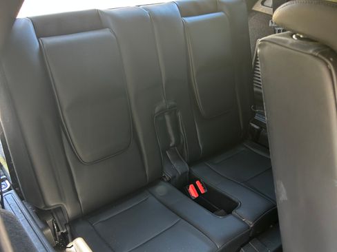 Used 2019 Land Rover Discovery Sport HSE image 13