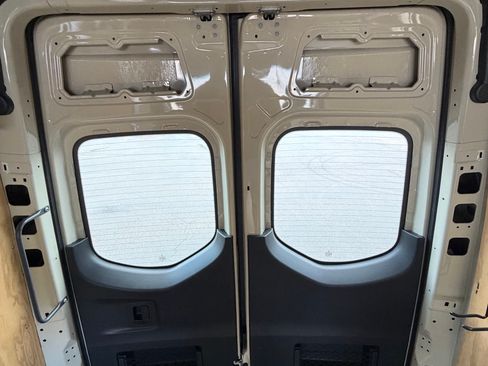 Used 2019 Freightliner Sprinter 144 RWD image 15