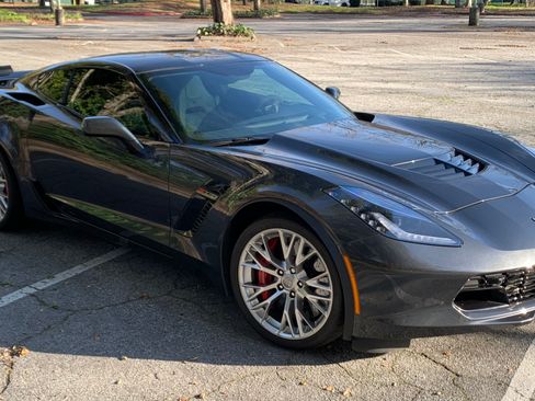 Used 2017 Chevrolet Corvette Z06 w/ Z07 Performance Package image 6