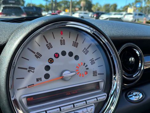 Used 2010 MINI Cooper Convertible image 9