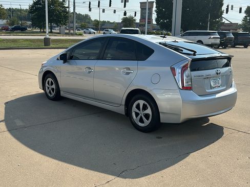 Used 2015 Toyota Prius Three FWD image 2