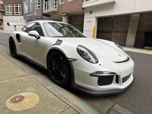 Used 2016 Porsche 911 GT3 RS RWD image 4