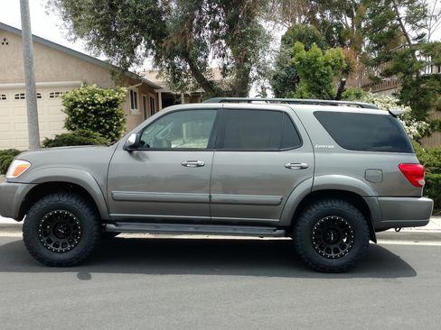 Used 2007 Toyota Sequoia Limited RWD image 1
