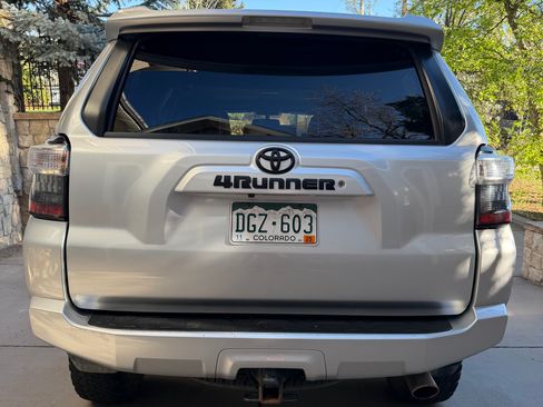 Used 2018 Toyota 4Runner SR5 Premium image 9