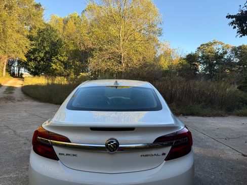 Used 2016 Buick Regal image 9