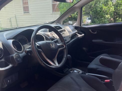 Used 2011 Honda Fit Sport image 11