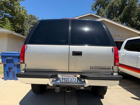 Used 1999 Chevrolet Tahoe Z71 w/ Comfort & Security Pkg AWD/4WD image 4