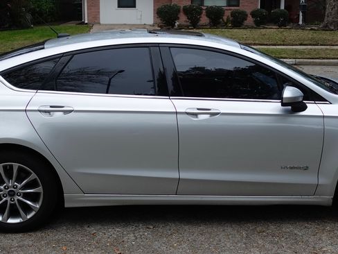 Used 2017 Ford Fusion SE image 8