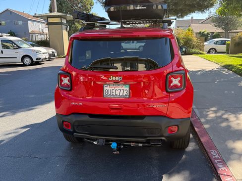 Used 2021 Jeep Renegade Limited AWD/4WD image 5