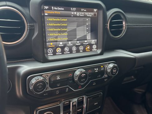 Used 2022 Jeep Wrangler Unlimited Sahara image 10