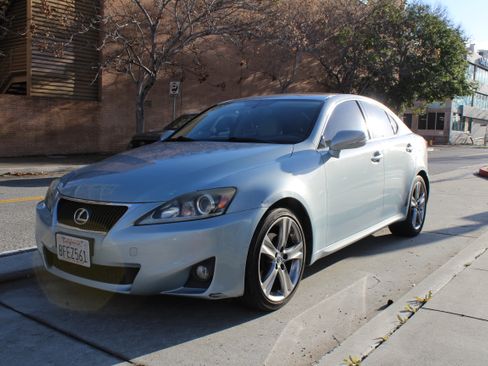 Used 2011 Lexus IS 250 w/ Premium Pkg Value Edition image 5