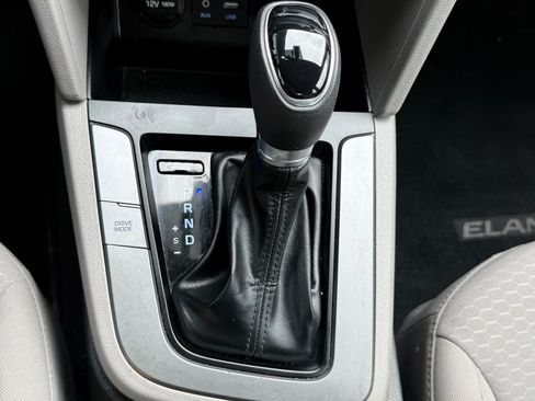 Used 2020 Hyundai Elantra SEL FWD image 15