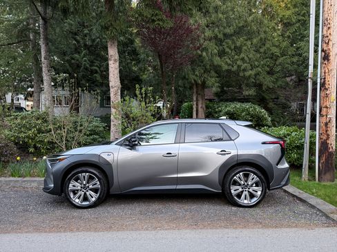 Used 2025 Subaru Solterra image 4