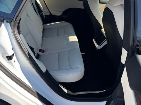 Used 2024 Tesla Model S image 6