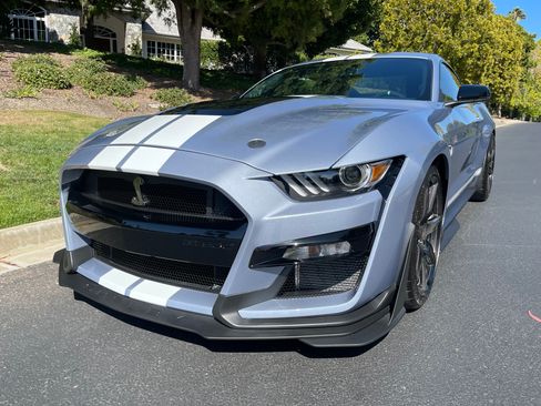 Used 2022 Ford Mustang Shelby GT500 w/ Carbon Fiber Track Pack RWD image 11